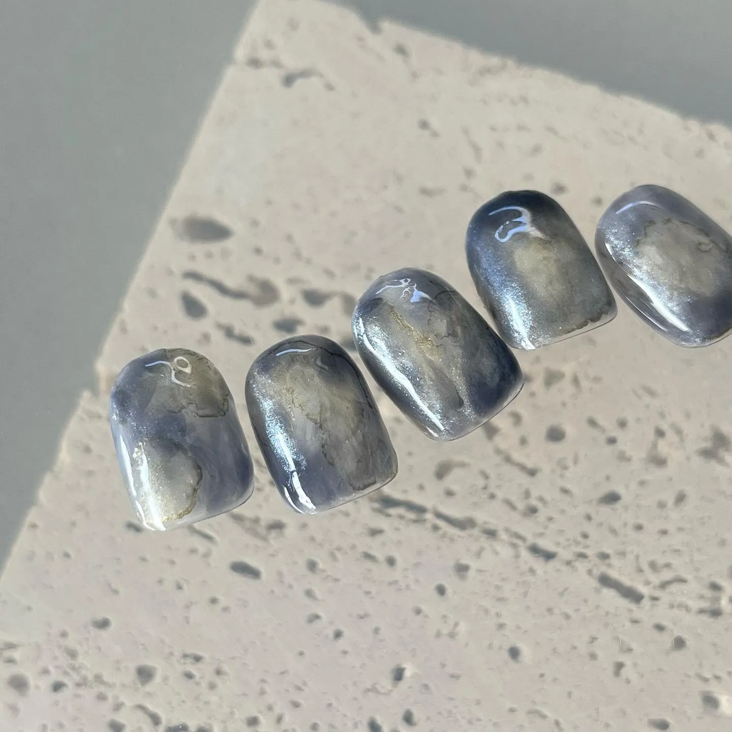 【横浜│港南区│ブルーライン下永谷駅】ブルー×ゴールドデザイ...