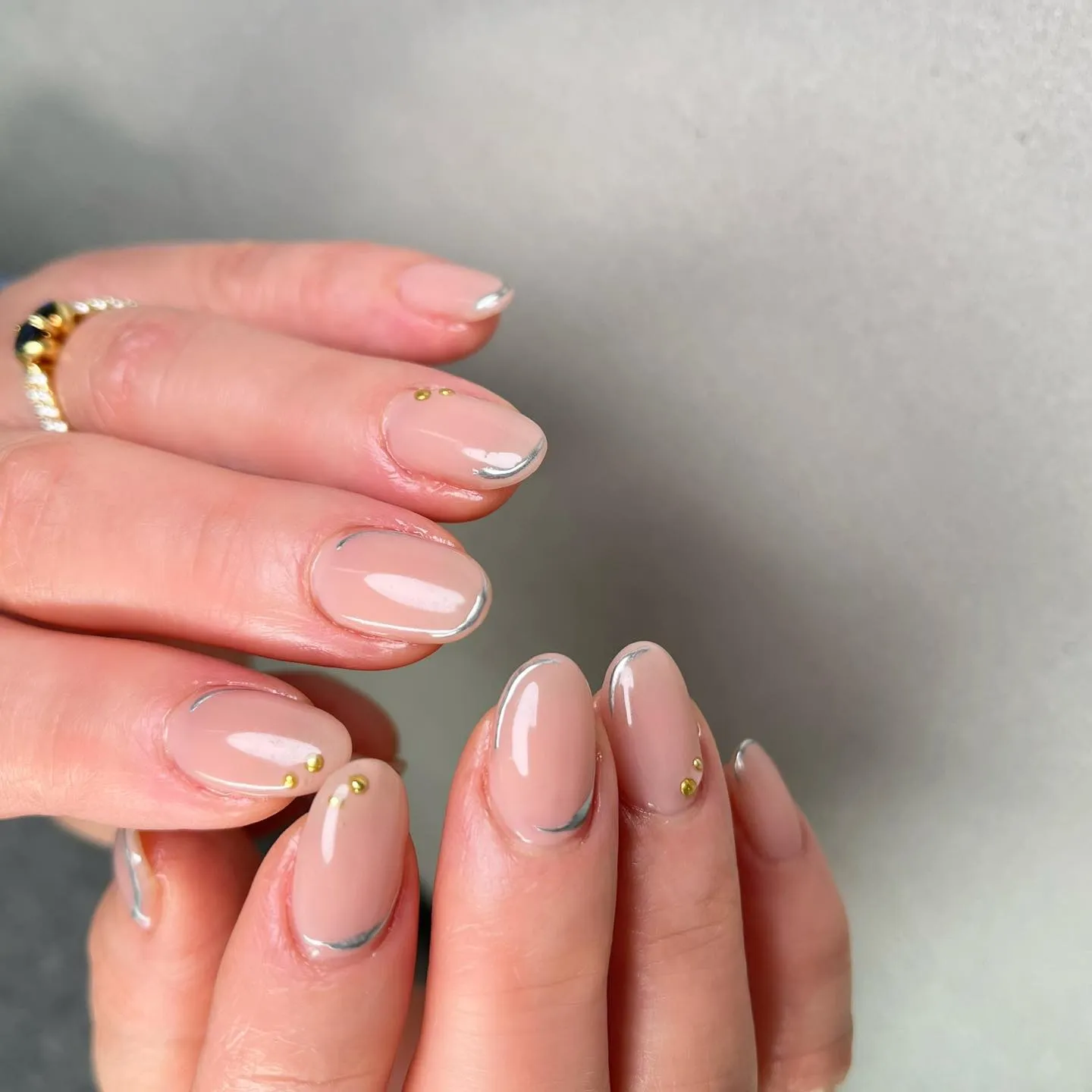 シンプルピンクネイル×シルバーライン♪横浜ニュアンスネイルサ...