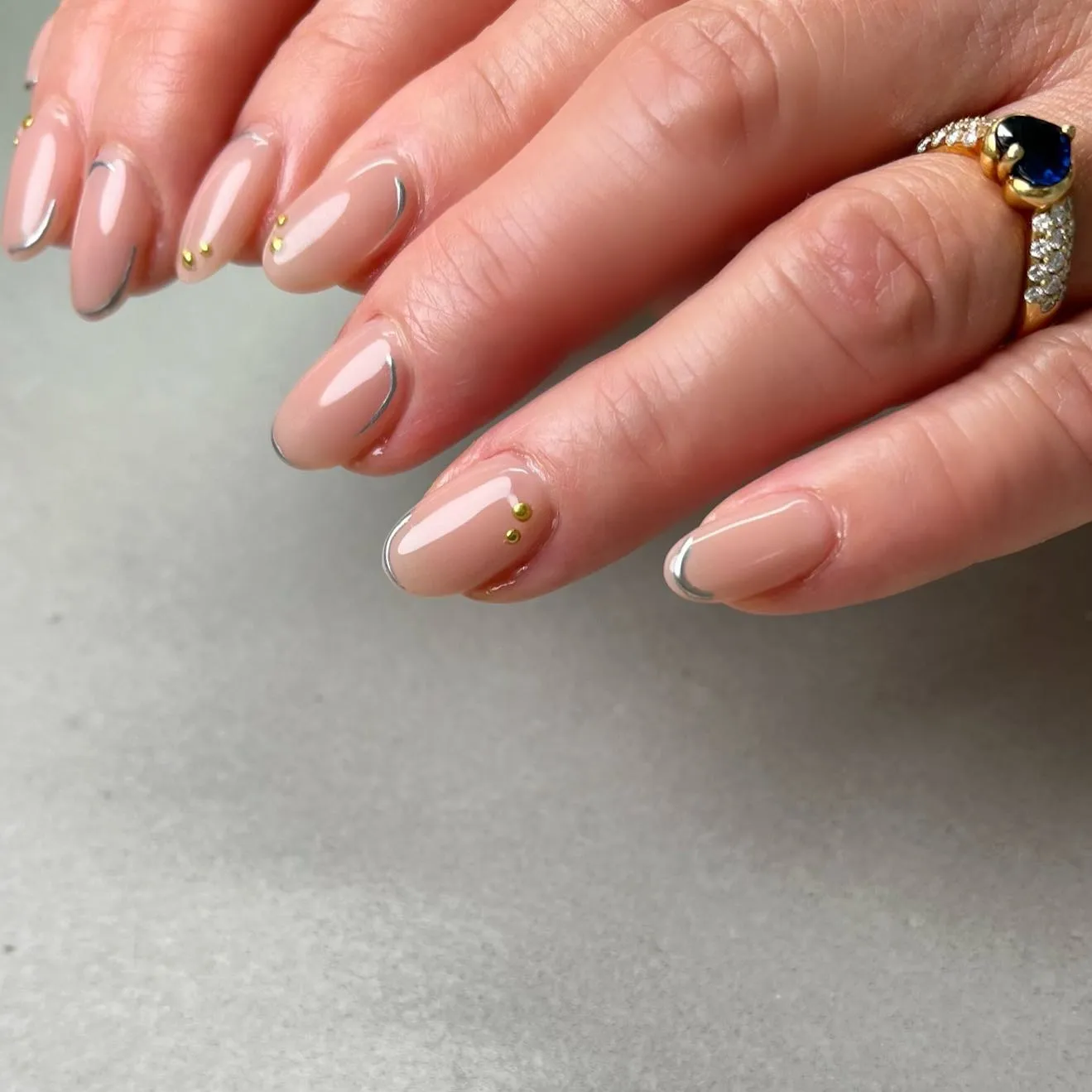 シンプルピンクネイル×シルバーライン♪横浜ニュアンスネイルサ...