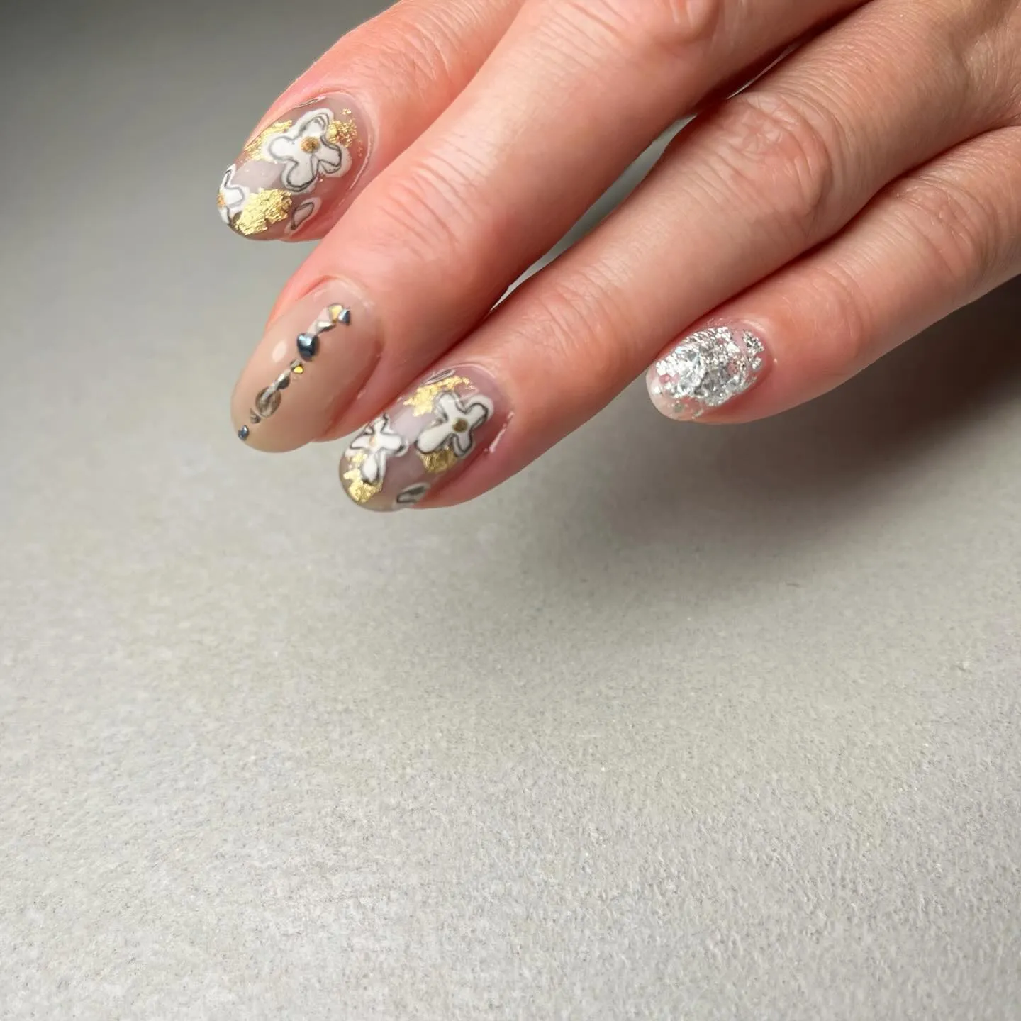 Flowerﾟ･*:.｡❁落書きネイル￤横浜ニュアンスネイル...