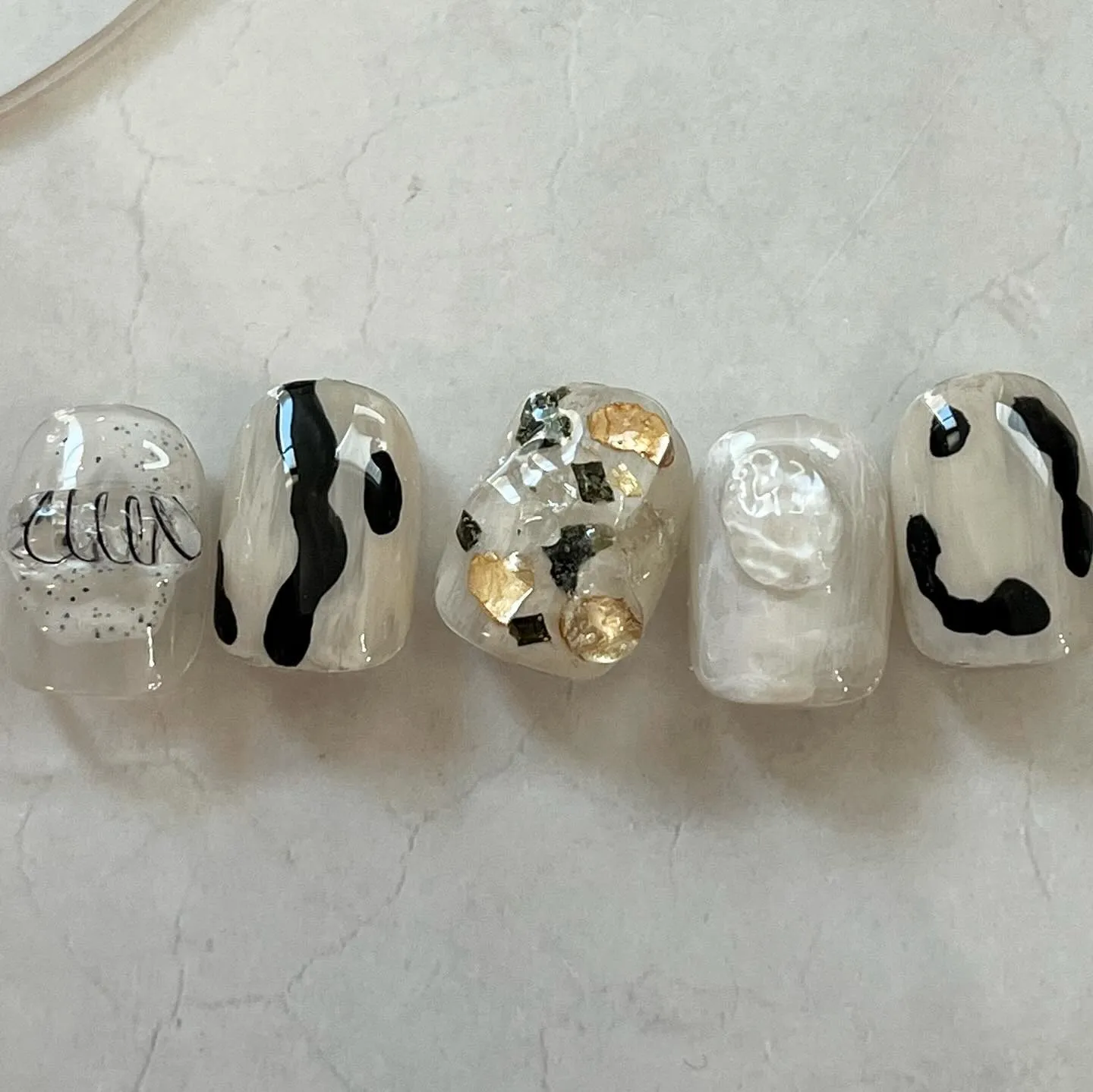monotone♡モノトーン￤横浜ニュアンスネイルサロン