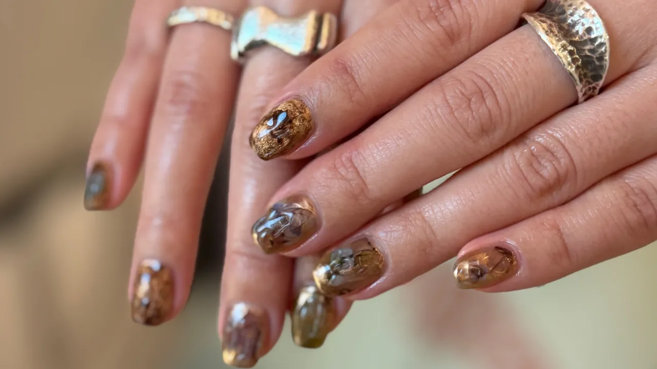 & BE nail