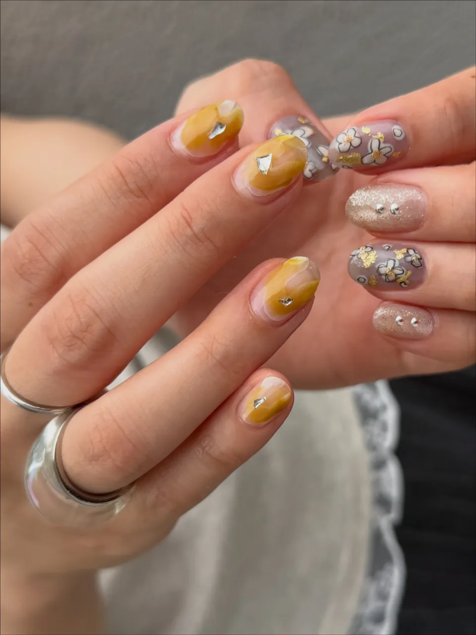 左右非対称♡�
